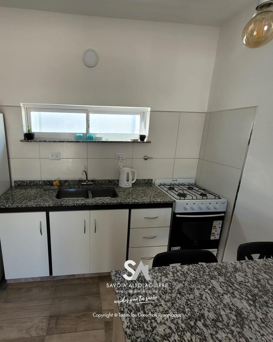 : DEPARTAMENTO INTERNO AMOBLADO DE DOS DORMITORIOS CON COCHERA - Imagen 3