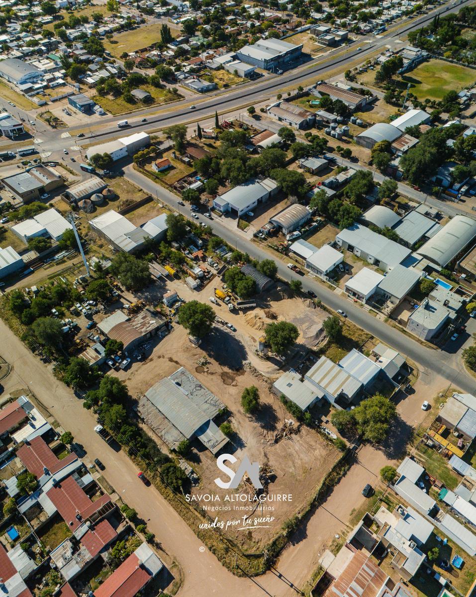 VENDE: EXCELENTE TERRENO EN ESQUINA APTO MULTIPLES USOS - Imagen 3