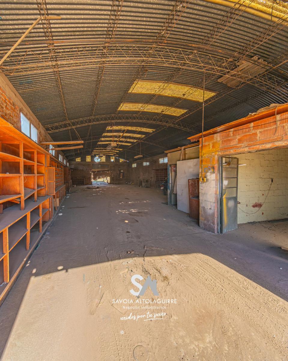 VENDE: GALPON A METROS DE AV CIRCUNVALACION - Imagen 4