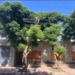 VENDE: CASA A METROS DEL CENTRO!
